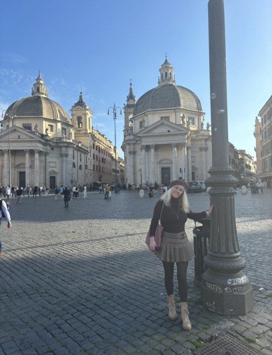 Christin Behrend, exhibition of the painting "Sunrise" in the Galleria dei Miracoli in Rome.
